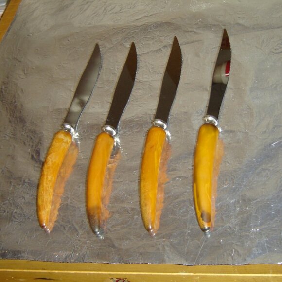 Set of 4 vintage Bakelite Sheffield steak knives VGU - Picture 1 of 4